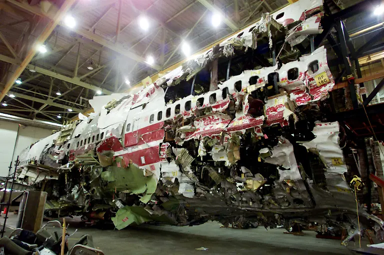2001-07-16T000000Z_14800129_RP2DRINFMFAA_RTRMADP_3_CRASH-TWA