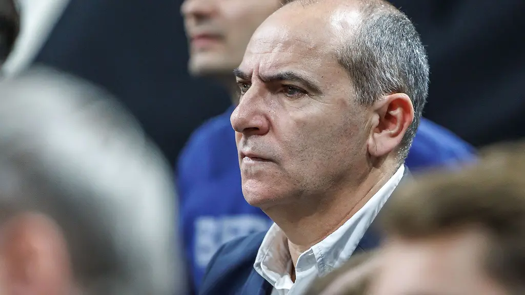 Albas-Sportdirektor-Himar-Ojeda-freut-sich-ueber-einen-weiteren-Neuzugang