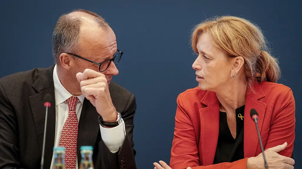 Der-Kanzler-stellt-sich-hinter-Sparplaene-der-Familienministerin-beim-staatlichen-Unterhaltsvorschuss-kuendigt-aber-weitere-Gespraeche-an