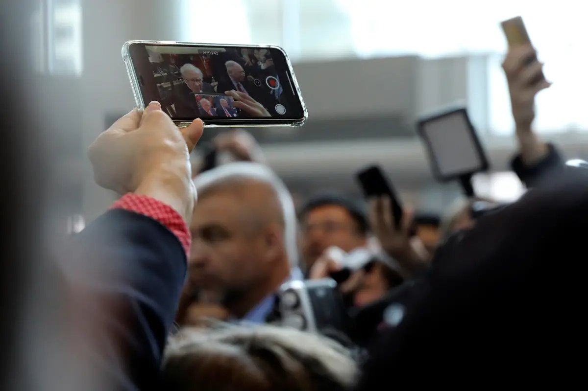 2019-05-03T191254Z-200991483-RC1482F27800-RTRMADP-3-BERKSHIRE-BUFFETT-BROOKS