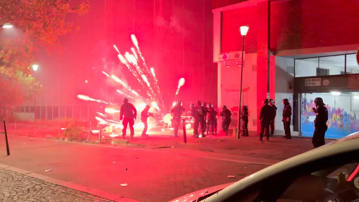 Fireworks-mortars-were-fired-at-police-officers-on-the-evening-of-July-14-2026-in-Paris-France-The-Paris-Police-Prefecture-reported-that-141-people-were-arrested-across-the-Greater-Paris-area-during-the-night-of-July-14-15-on-the-sidelines-of-the-Bastille-Day-celebrations-and-the-France-Spain-semifinal-match-Videograbs-by-CLPRESS-ABACAPRESS