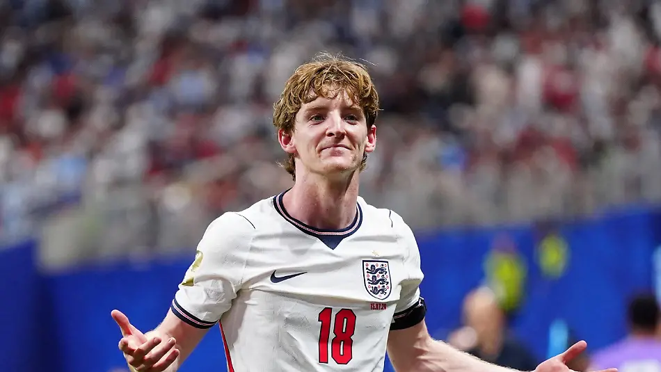 15-07-2026-USA-Atlanta-Fussball-Maenner-WM-2026-England-Argentinien-Halbfinale-Atlanta-Stadion-Der-Englaender-Anthony-Gordon-feiert-sein-Tor-zum-1-0-EINSCHRAeNKUNGEN-Die-Nutzung-unterliegt-Einschraenkungen-Ausschliesslich-redaktionelle-Nutzung-keine-kommerzielle-Nutzung-ohne-vorherige-Zustimmung-des-Rechteinhabers