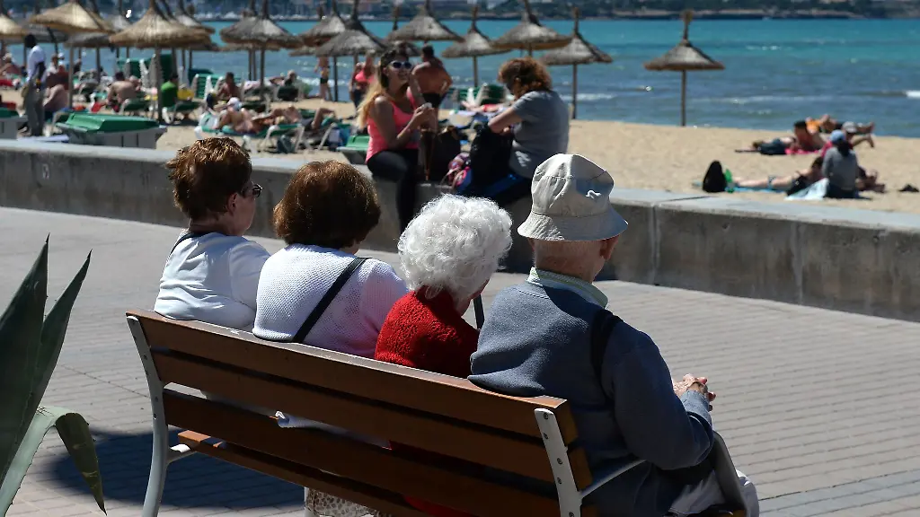Nicht-immer-zieht-es-Menschen-in-Rente-wie-hier-direkt-nach-Mallorca-Der-Trend-zur-Fruehrente-war-zuletzt-aber-ungebrochen