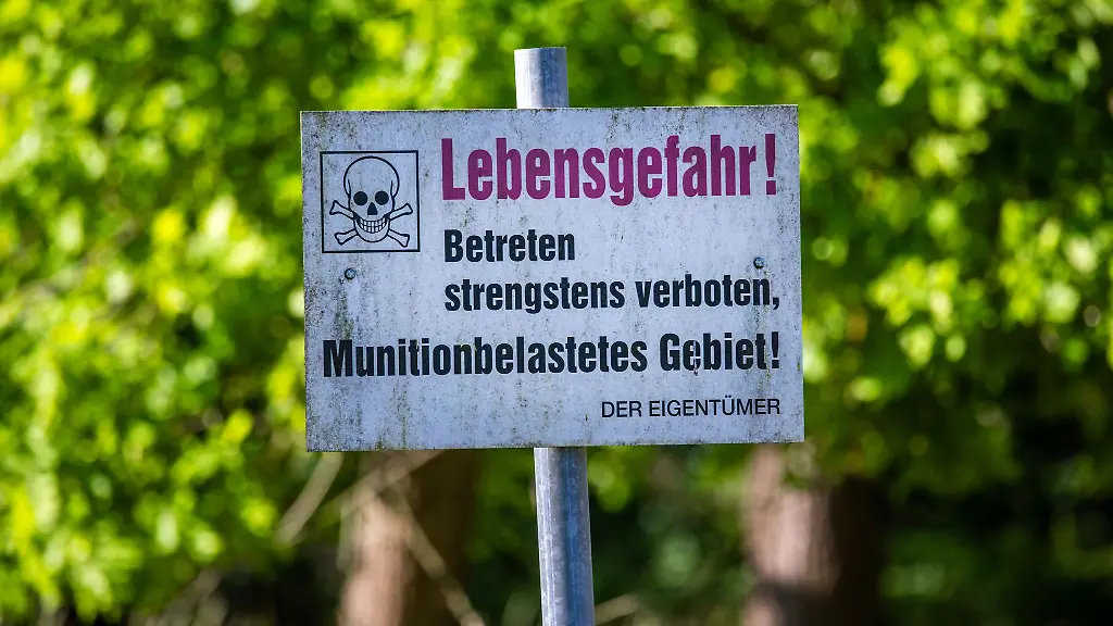 Im-Nordosten-sind-einige-Gebiete-munitionsbelastet-warum-Symbolbild