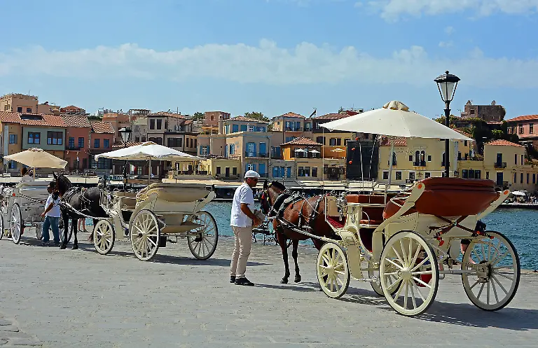 Pferdekutschen-Venezianischer-Hafen-Altstadt-Chania-Kreta-Griechenland-Europa