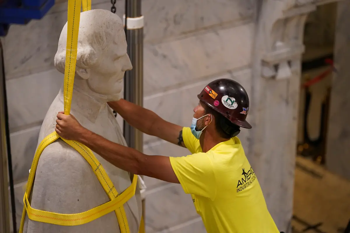 2020-06-13T125700Z-916479347-RC2C8H9FQEX0-RTRMADP-3-MINNEAPOLIS-POLICE-STATUES