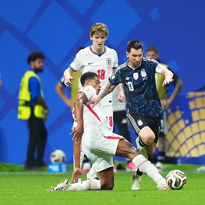 England-v-Argentina-FIFA-World-Cup-WM-Weltmeisterschaft-Fussball-2026-Semi-Finals-ATLANTA-GEORGIA-JULY-15-Lionel-Messi-of-Argentina-competes-against-Jude-Bellingham-of-England-during-the-2026-FIFA-World-Cup-semifinal-match-between-England-and-Argentina-at-Atlanta-Stadium-in-Atlanta-Georgia-United-States-on-July-15-2026-Evrim-Aydin-Anadolu-Georgia-United-States-Editorial-use-only-Please-get-in-touch-for-any-other-usage