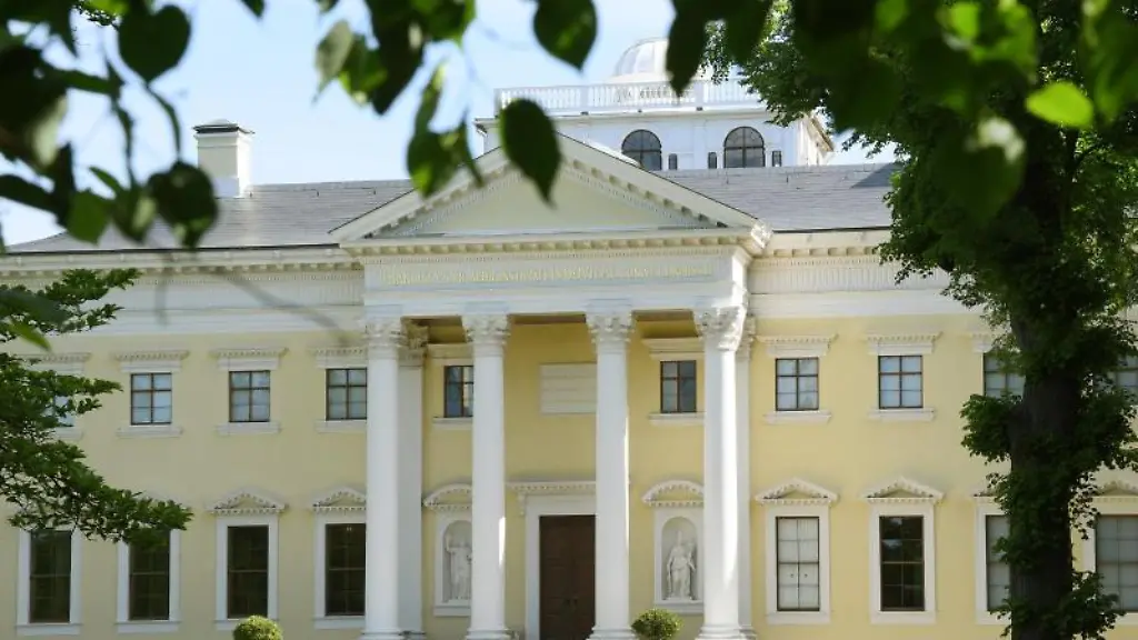 Das-Schloss-im-Woerlitzer-Park