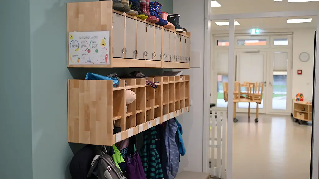 Gegner-der-ABC-Klassen-kritisieren-dass-die-Kinder-fuer-die-Foerderung-aus-dem-vertrauten-Kita-Alltag-herausgeloest-werden