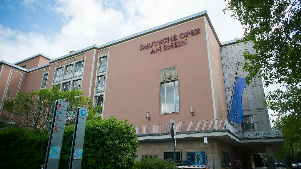 Kehrtwende-fuer-einen-Kulturbetrieb-Statt-milliardenschwerem-Neubau-setzt-Duesseldorf-fuer-die-Deutsche-Oper-am-Rhein-nun-auf-eine-Sanierung-im-laufenden-Betrieb