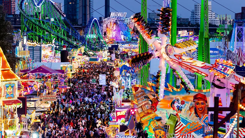 125-Jahre-Jubilaeum-feiert-die-diesjaehrige-Rheinkirmes-auf-der-Rheinwiese