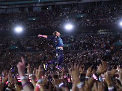 Coldplay Perorming At Wembley Stadium LONDON ENGLAND AUGUST 22 Chris Martin Of Coldplay Performs During The Music Of The Spheres World Tour At Wembley Stadium On August 22 2025 In London England