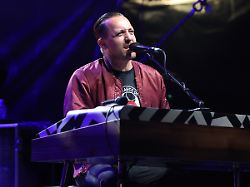 Nach umstrittener Ausladung: "Die Anstalt" kritisiert ZDF im ZDF - und liest Danger Dans Song vor