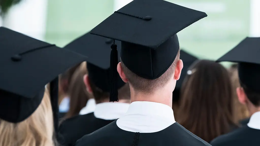 Die-Abschlussquoten-zwischen-Frauen-und-Maennern-unterscheiden-sich-teils-deutlich