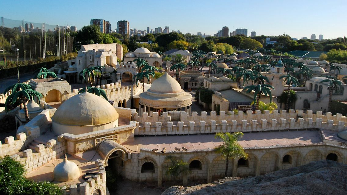 Blick über den Themenpark Tierra Santa in Buenos Aires.