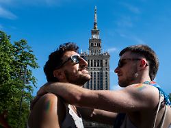 "Ehe verliert Sonderstatus": Polens Präsident stoppt LGBTQ-freundliches Gesetz
