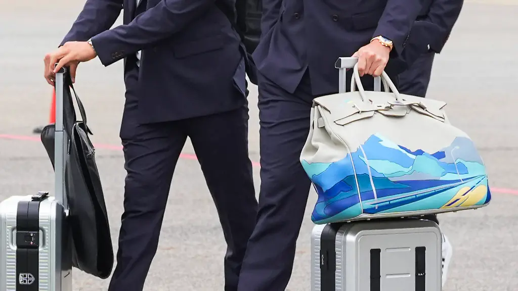 The-charter-flight-with-the-Norwegian-football-team-is-traveling-to-the-World-Cup-Gardermoen-20260602-The-charter-flight-with-the-Norwegian-football-team-travels-to-the-World-Cup-from-the-GA-terminal-at-Gardermoen-Leo-Skiri-Ostigaard-Erling-Braut-Haaland-and-Morten-Thorsby-Haaland-with-a-Hermes-HAC-Birkin-50-Endless-Road-Photo-Lise-Aserud-NTB-Gardermoen-Norway-EDITORIAL-USE-ONLY-RESTRICTED-USE-FOR-BETTING-COMPANIES-Ref-SPOeBRVm3WGD9I