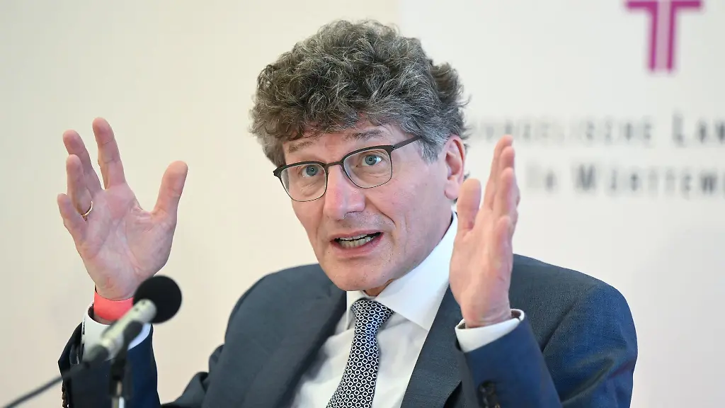 Ernst-Wilhelm-Gohl-kritisiert-den-Vorgang