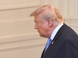 "Geschwafel verrückten Königs": Trump versucht mit wirrer Rede zu retten, was zu retten ist