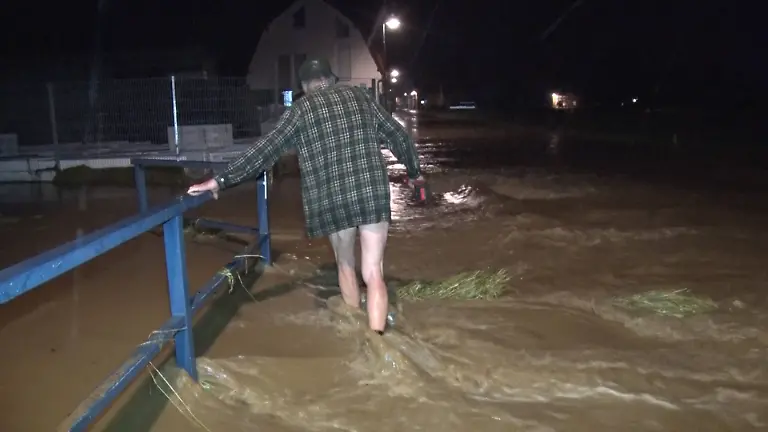 4cb910915c9dce73c5100269fc4d8972