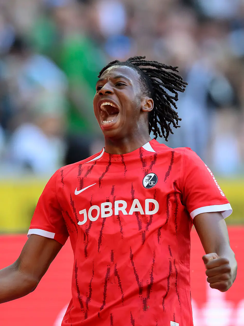 Jubel-Johan-MANZAMBI-FR-nach-seinem-Tor-zum-1-2-Fussball-1-Bundesliga-29-Spieltag-Borussia-Moenchengladbach-MG-SC-Freiburg-FR-1-2-am-12-04-2025-in-Moenchengladbach-Deutschland