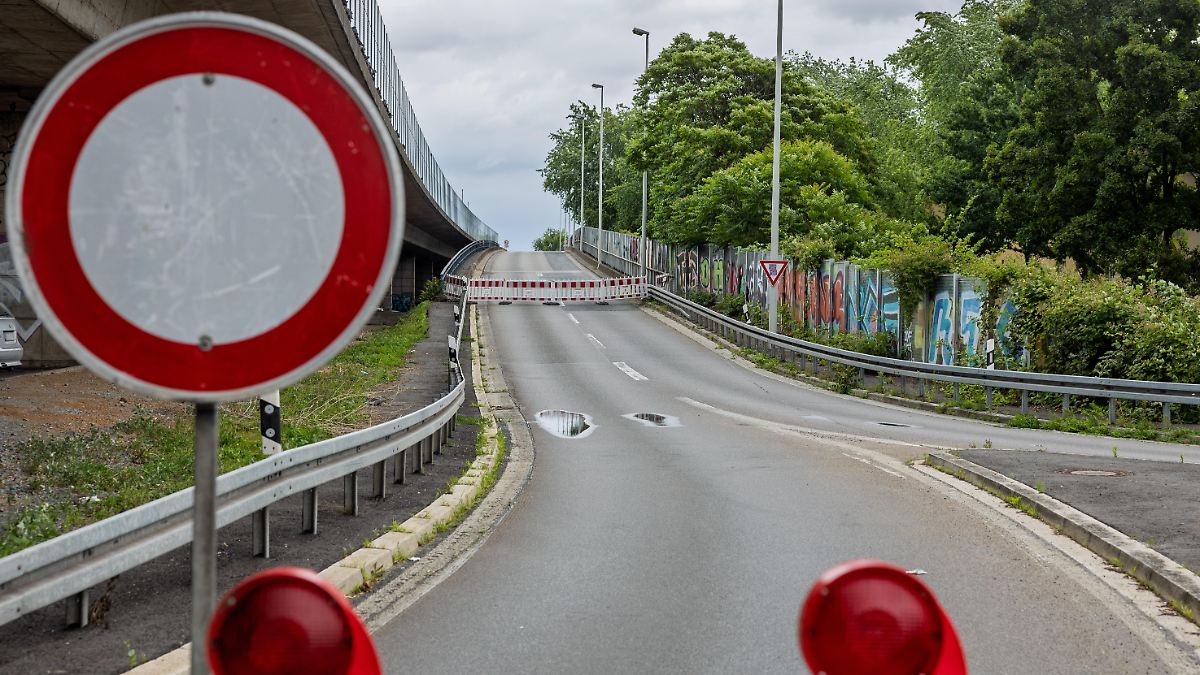 Dilapidated infrastructure: Transport Minister Schnieder fears further ...