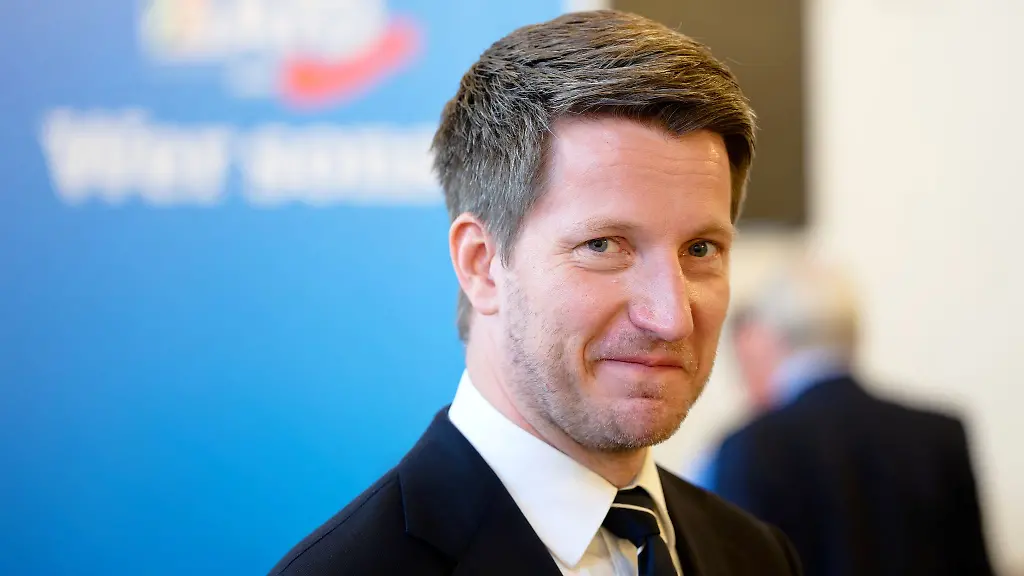 AfD-Landeschef-Martin-Vincentz-waehrend-des-Landesparteitags-in-Marl
