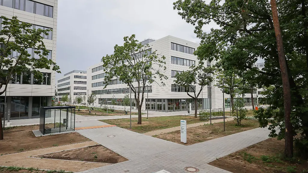 Mit-dem-Modul-8-ist-der-Siemens-Campus-Erlangen-nach-mehr-als-zehnjaehriger-Planungs-und-Bauzeit-fertiggestellt