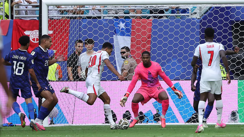 FIFA-World-Cup-WM-Weltmeisterschaft-Fussball-2026-3rd-place-playoff-France-vs-England-Jude-Bellingham-of-England-C-scores-the-4-6-goal-during-the-FIFA-World-Cup-2026-3rd-place-playoff-match-France-against-England-in-Miami-Florida-USA-18-July-2026