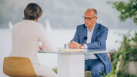 epi_1046609083_DPA BF_sdqk3i7dwz-v2-ax-ms6144.jpg_ZDF-Sommerinterview