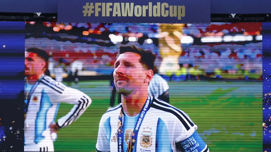 FIFA-World-Cup-WM-Weltmeisterschaft-Fussball-2026-final-Spain-vs-Argentina-Lionel-Messi-of-Argentina-is-seen-on-a-screen-after-their-defeat-in-the-FIFA-World-Cup-2026-final-match-Spain-against-Argentina-in-New-Jersey-USA-19-July-2026