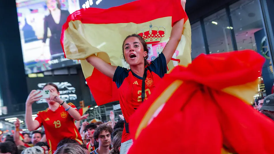 Soccer-fans-react-to-World-Cup-final-game-Argentina-vs-Spain-Spain-soccer-fans-cheer-in-Times-Square-after-Spain-defeated-Argentina-in-the-World-Cup-final-game-in-New-York-New-York-USA-19-July-2026
