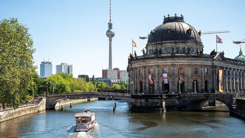 Ein-frueherer-Kultur-Staatssekretaer-und-ein-ehemaliger-Opern-Intendant-fordern-ein-Bekenntnis-zur-Berliner-Kulturlandschaft
