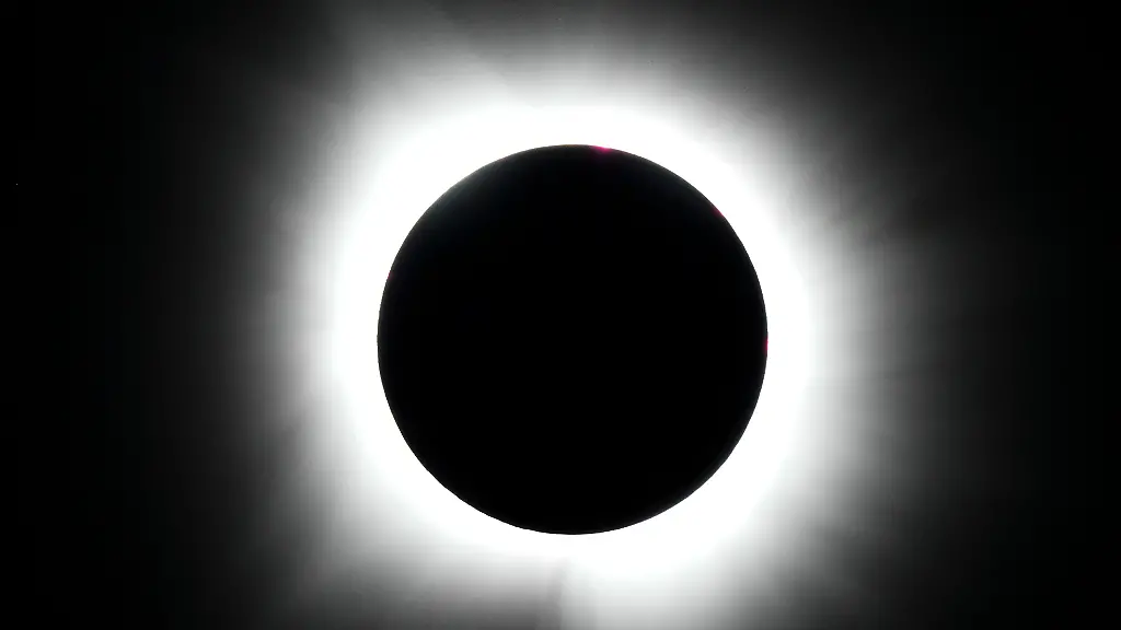Seltenes-Ereignis-Dieses-Foto-zeigt-die-weltweit-letzte-totale-Sonnenfinsternis-im-Jahr-2024-es-wurde-in-Texas-aufgenommen