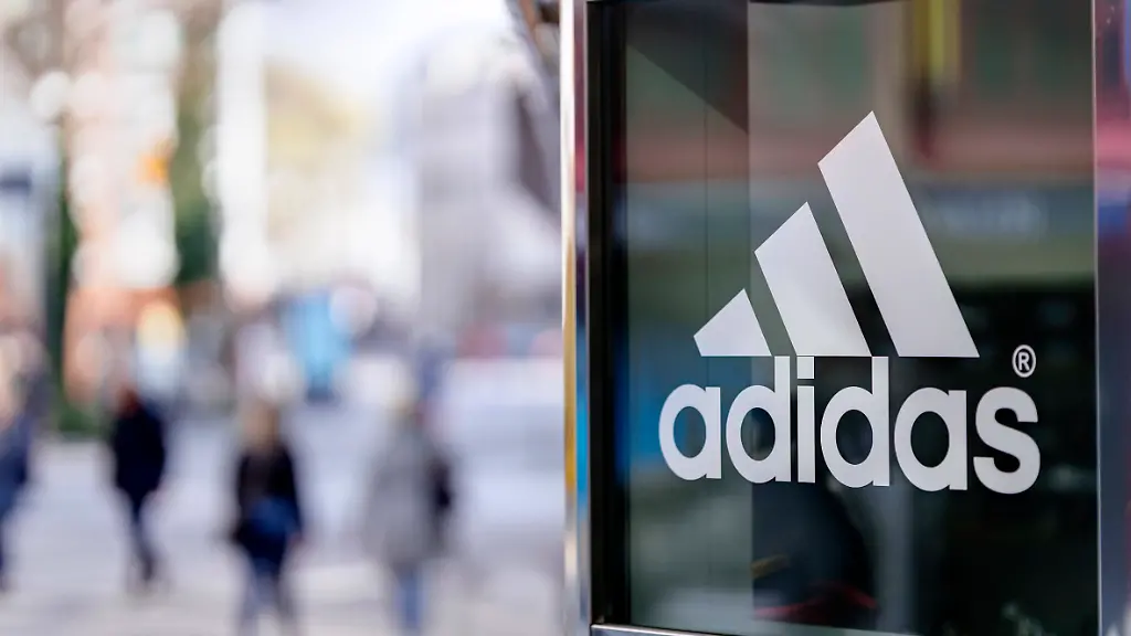 Adidas-Outfits-sind-gefragt-aber-nicht-unbedingt-guenstig-Aktuell-gibt-es-einen-Rabatt-Code-mit-Sparpotenzial