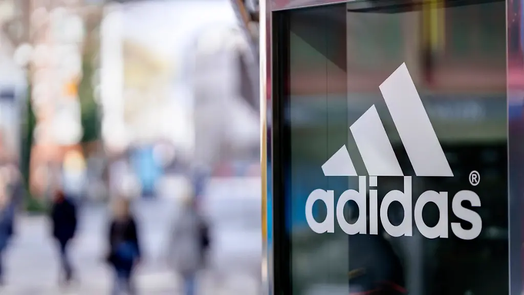 Adidas-Outfits-sind-gefragt-aber-nicht-unbedingt-guenstig-Aktuell-gibt-es-einen-Rabatt-Code-mit-Sparpotenzial