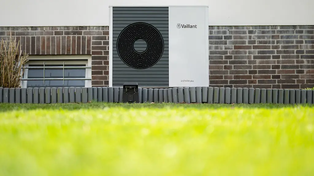 Ab-dem-21-Juli-2026-gelten-fuer-den-Einbau-von-Waermepumpen-in-Deutschland-neue-reformierte-Foerderbedingungen