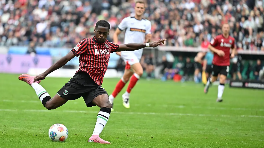 Neuzugang-Noel-Aseko-will-sich-bei-Eintracht-Frankfurt-weiter-entwickeln-Archivbild