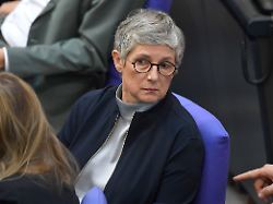 Deutsche laut Umfrage gespalten: Grünen-Fraktionschefin für neue Debatte über Leihmutterschaft