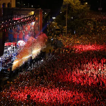 Soccer-Football-FIFA-World-Cup-2026-Spain-Victory-Parade-Madrid-Spain-July-20-2026-Spain-players-celebrate-on-the-stage-as-fans-gather-at-Cibeles-Square-in-Madrid-after-the-victory-parade-as-they-celebrate-after-winning-the-World-Cup-REUTERS-Nacho-Doce