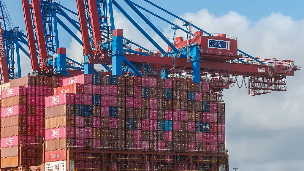 Die-HHLA-betreibt-drei-der-vier-Containerterminals-in-Hamburg