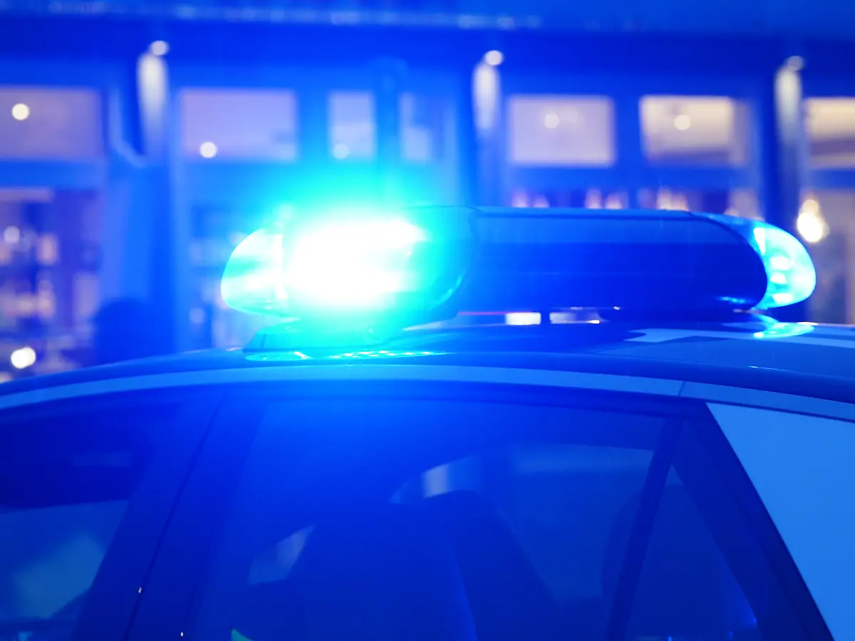 84-Jähriger erfasst Ehefrau beim Einparken – Frau stirbt