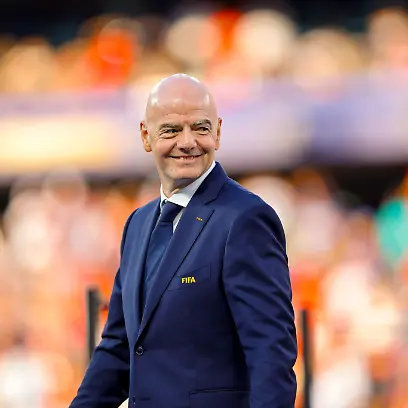 19-07-2026-Fussball-Weltmeisterschaft-2026-in-den-USA-Finale-Spanien-Argentinien-im-MetLife-Stadium-New-York-New-Jersey-East-Rutherford-Gianni-Infantino-FIFA-Praesident-laechelt-FIFA-regulations-prohibit-any-use-of-photographs-as-image-sequences-and-or-quasi-video