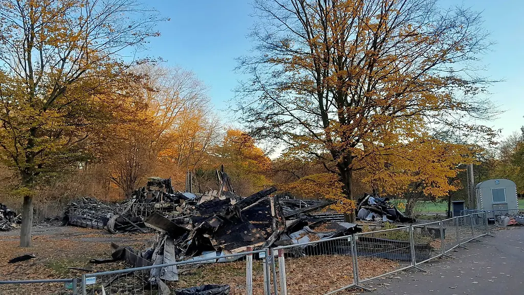 Zwischen-3-400-und-5-500-Kinder-besuchten-das-Zentrum-vor-dem-Feuer-jaehrlich