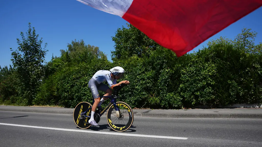 Der-belgische-Radprofi-Brent-Van-Moer-in-Aktion-beim-Einzelzeitfahren-der-Tour