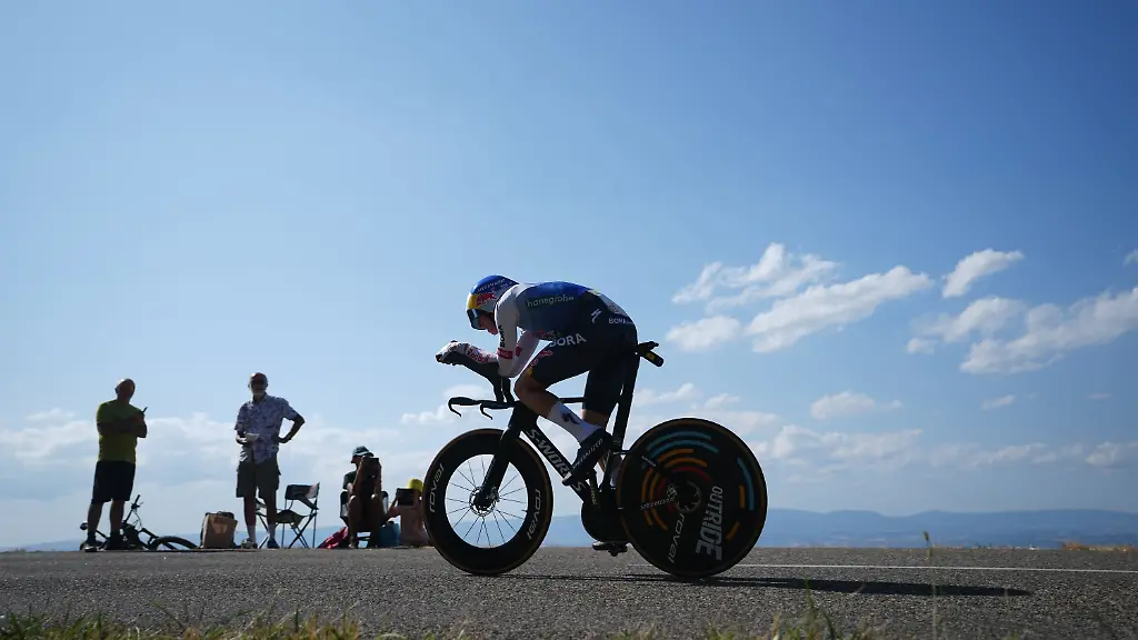 Germany-s-Florian-Lipowitz-during-the-sixteenth-stage-of-the-Tour-de-France-cycling-race-an-indivdual-time-trial-with-start-in-Evian-Les-Bains-and-finish-in-Thonon-les-Bains-France-Tuesday-July-21-2026