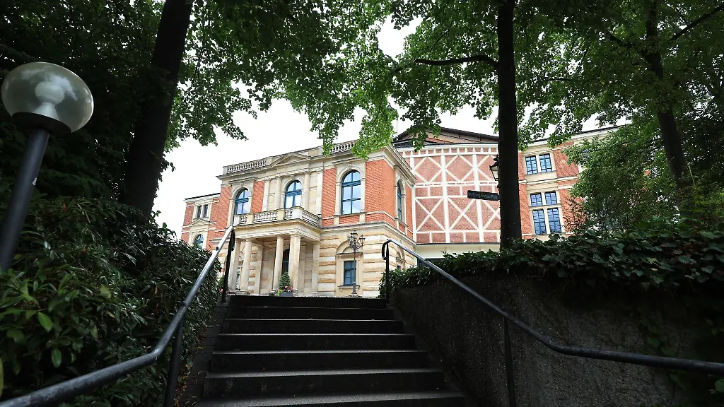 In-Bayreuth-gibt-es-2027-gleich-zwei-Neuinszenierungen