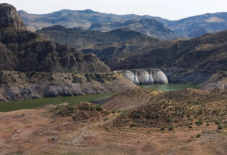 2026-07-21T203802Z_3130814623_MRPRC2F6MAW7SYS_RTRMADP_3_USA-ENVIRONMENT-DROUGHT