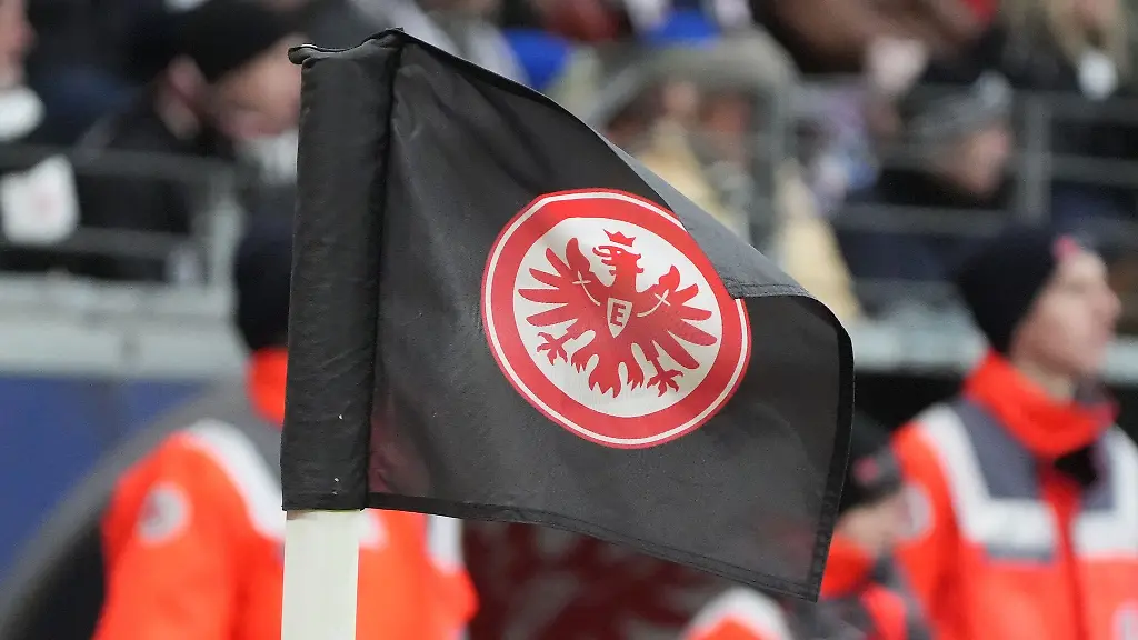 Die-Eintracht-trauert-um-langjaehriges-Fuehrungsmitglied-Klaus-Loetzbeier