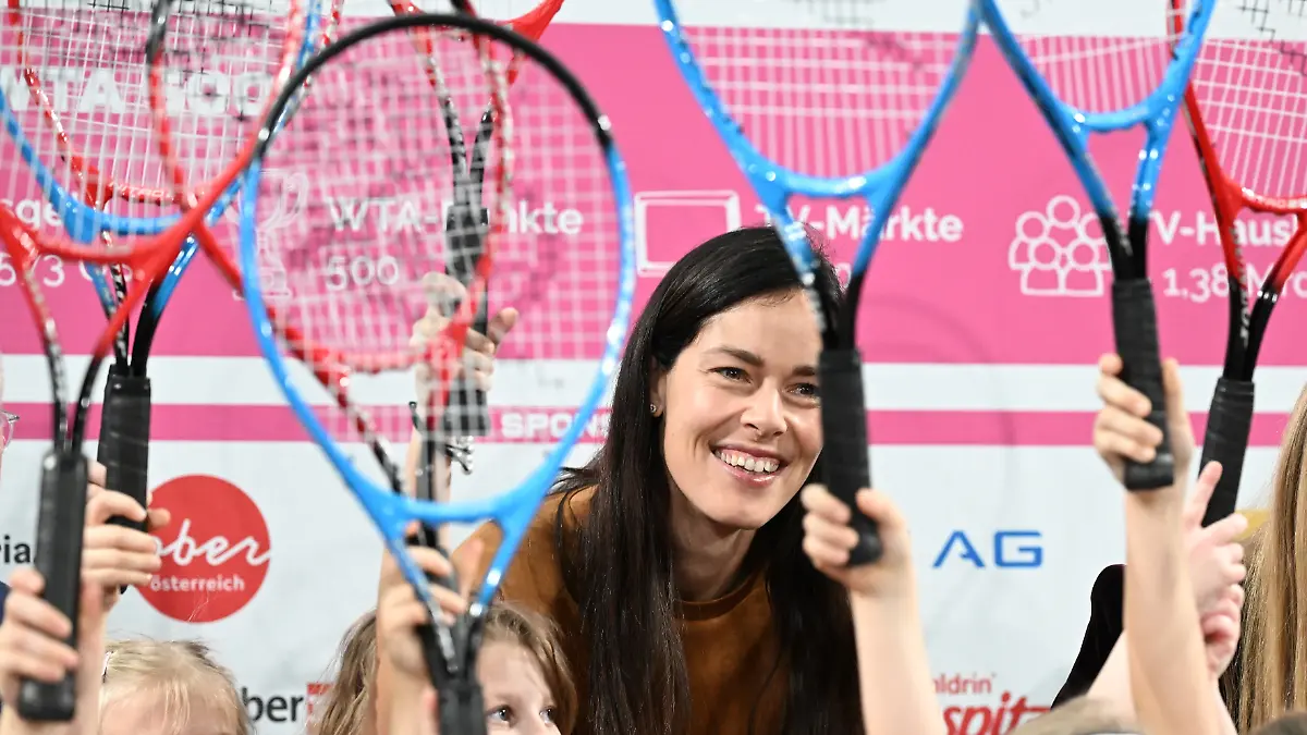 ABD0015-20240204-LINZ-OeSTERREICH-Die-ehemalige-Tennisspielerin-und-French-Open-Gewinnerin-Ana-Ivanovic-SRB-im-Rahmen-eines-Medientermins-beim-WTA-Upper-Austria-Ladies-Linz-Turnier-am-Sonntag-4-Februar-2024-im-Linzer-Design-Center